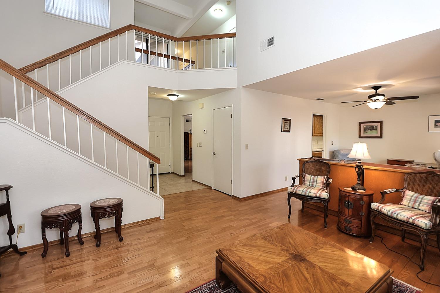 Detail Gallery Image 9 of 69 For 1982 University Park Dr, Sacramento,  CA 95825 - 3 Beds | 2/1 Baths