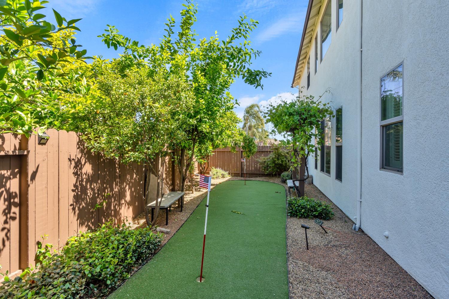 Detail Gallery Image 68 of 94 For 6600 Caprezzo Way, Elk Grove,  CA 95757 - 5 Beds | 4/1 Baths