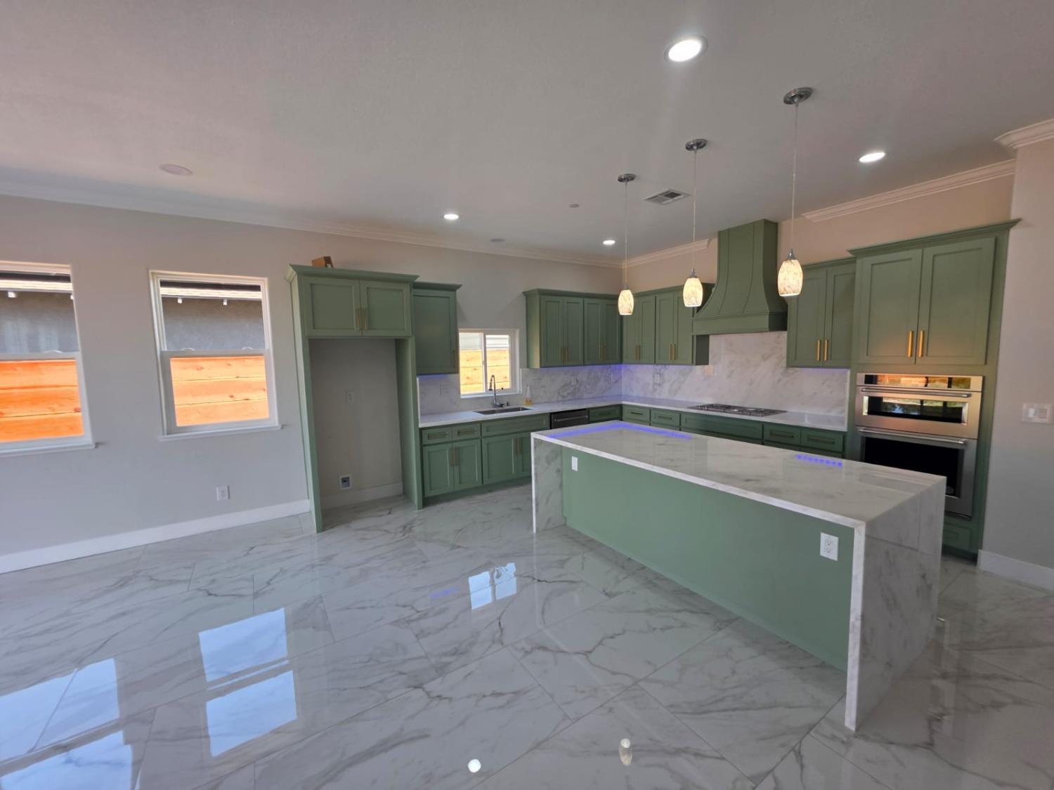 Detail Gallery Image 15 of 66 For 3213 Millbrook Ave, Modesto,  CA 95355 - 3 Beds | 4 Baths
