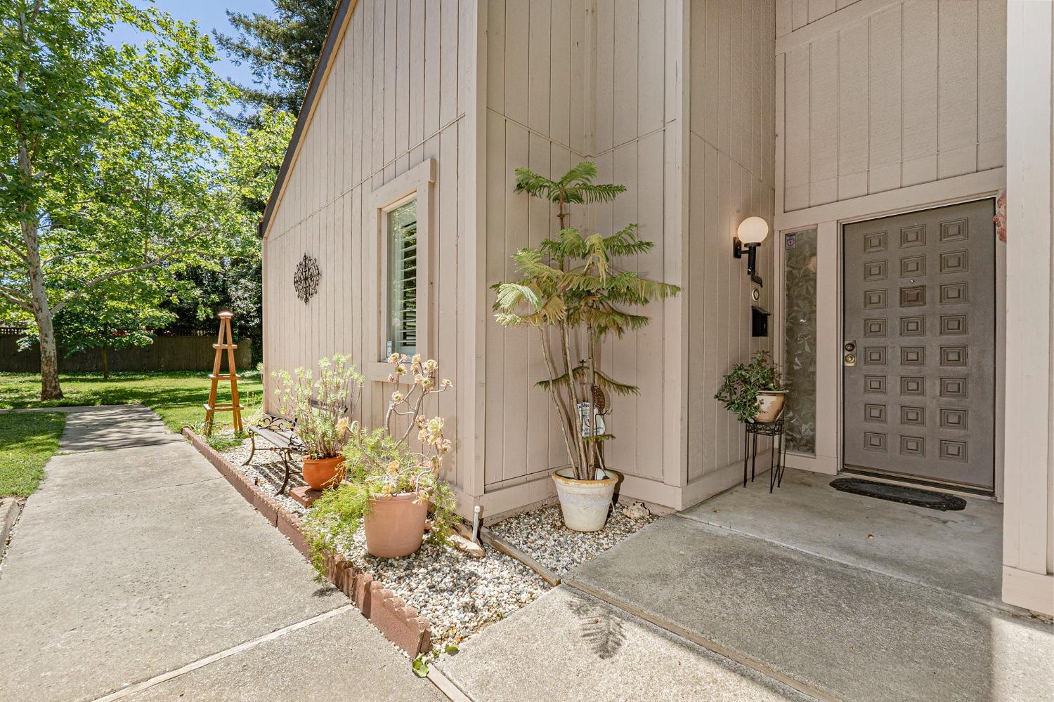 Photo #5: 225059717 Listing: Photo #5