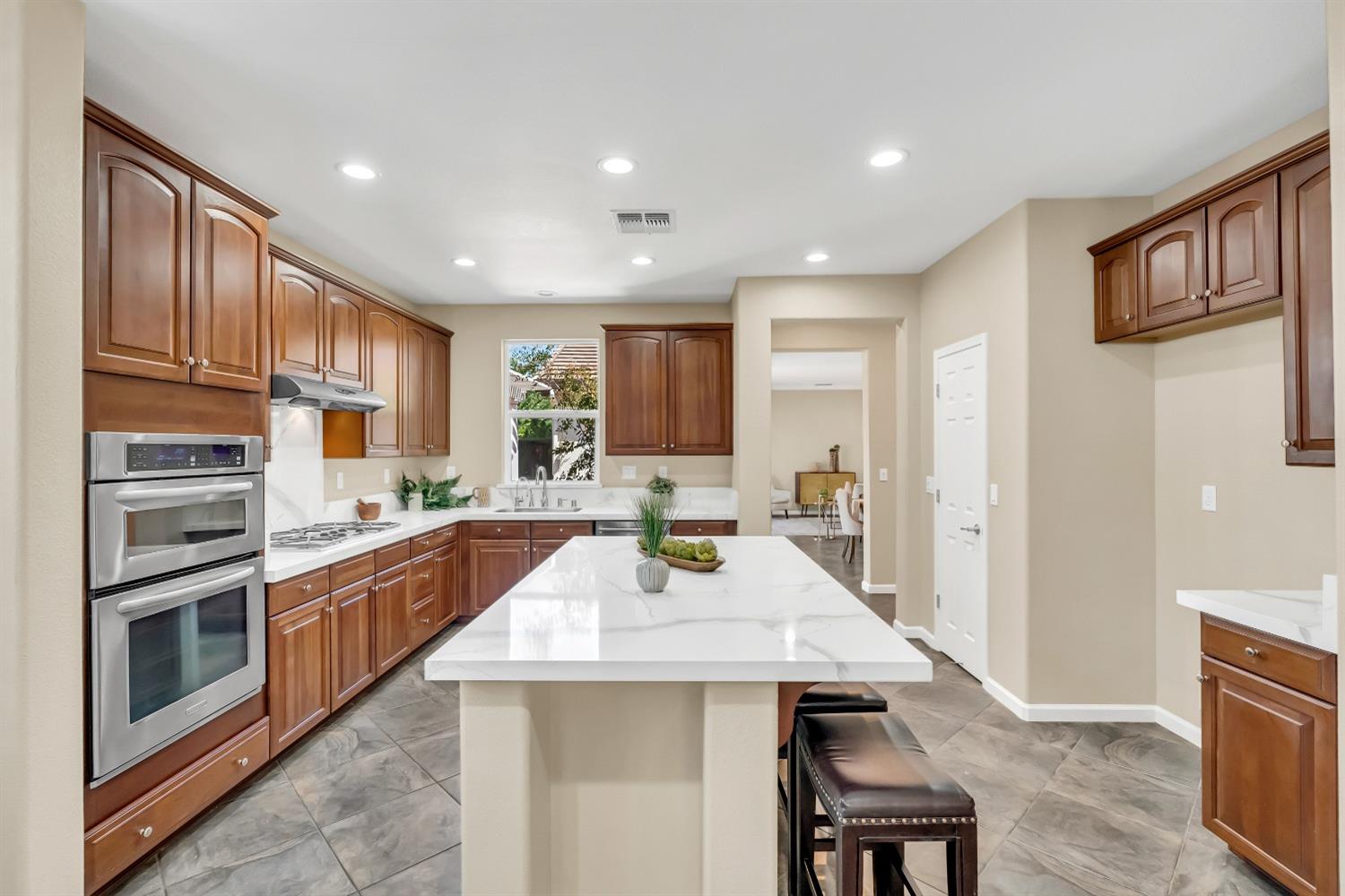 Stageline Circle, Rocklin, California image 22
