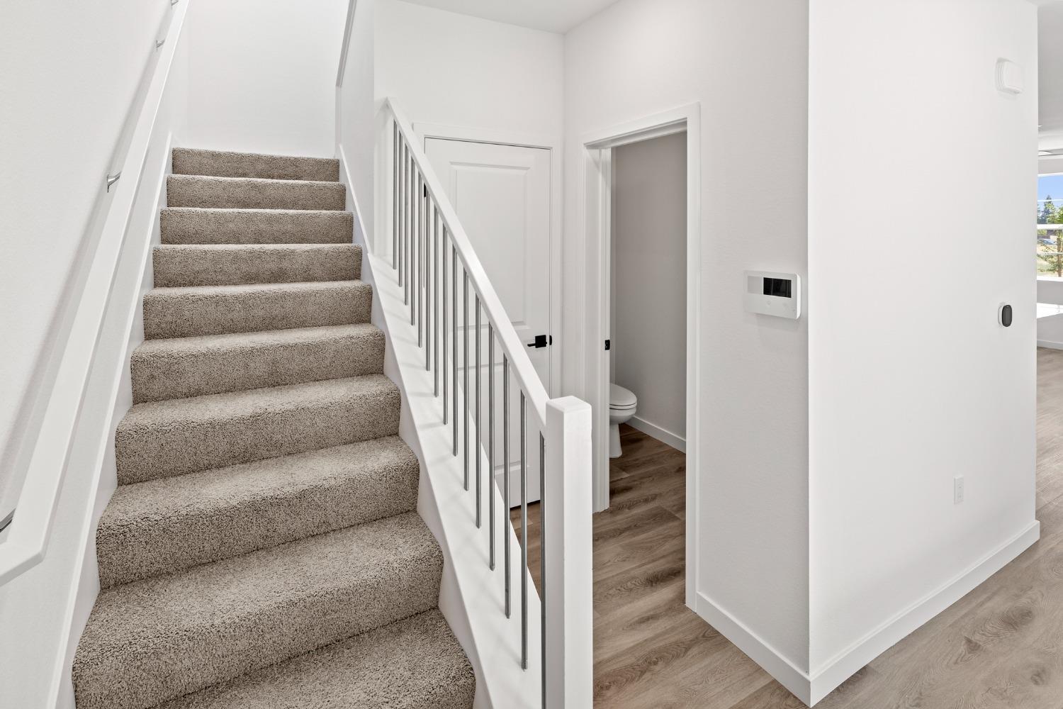 Detail Gallery Image 14 of 39 For 8636 Starburst Way, Sacramento,  CA 95823 - 4 Beds | 2/1 Baths