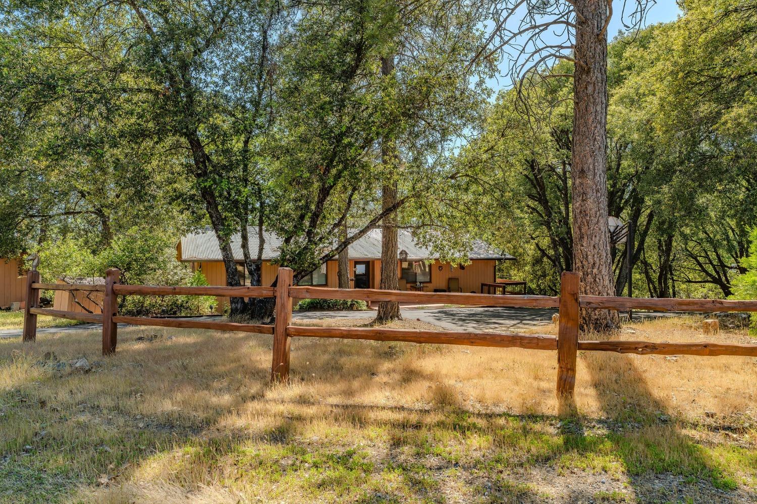 Detail Gallery Image 2 of 73 For 13771 West Ct, Pine Grove,  CA 95665 - 3 Beds | 2 Baths