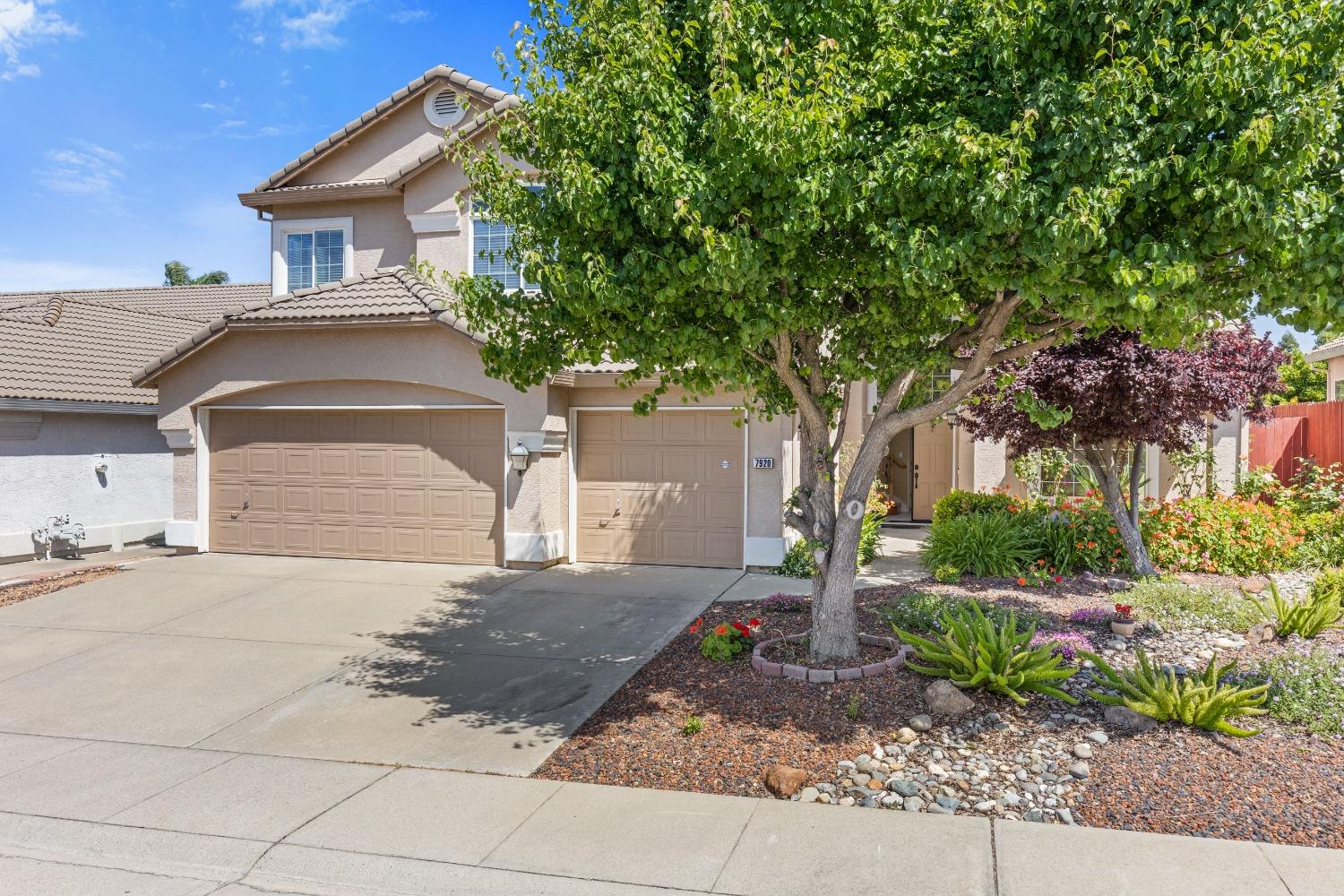 Detail Gallery Image 3 of 62 For 7920 Tetotom Park Way, Antelope,  CA 95843 - 5 Beds | 3 Baths
