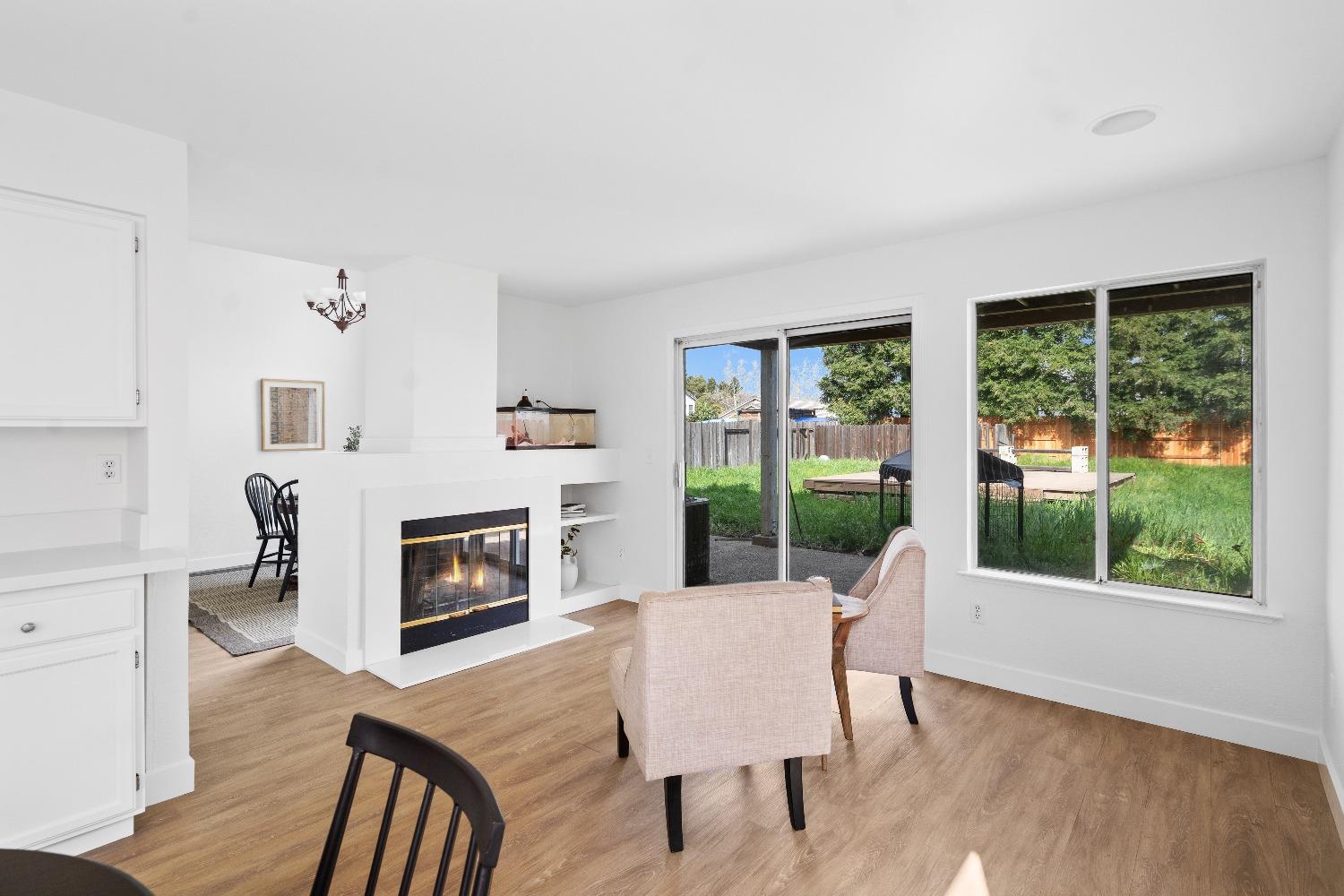 Detail Gallery Image 22 of 50 For 9557 W Village Tree Dr, Elk Grove,  CA 95758 - 3 Beds | 2/1 Baths
