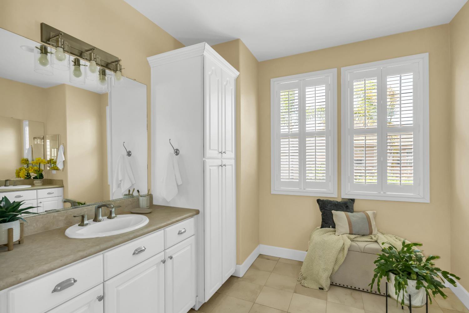 Detail Gallery Image 56 of 94 For 6600 Caprezzo Way, Elk Grove,  CA 95757 - 5 Beds | 4/1 Baths