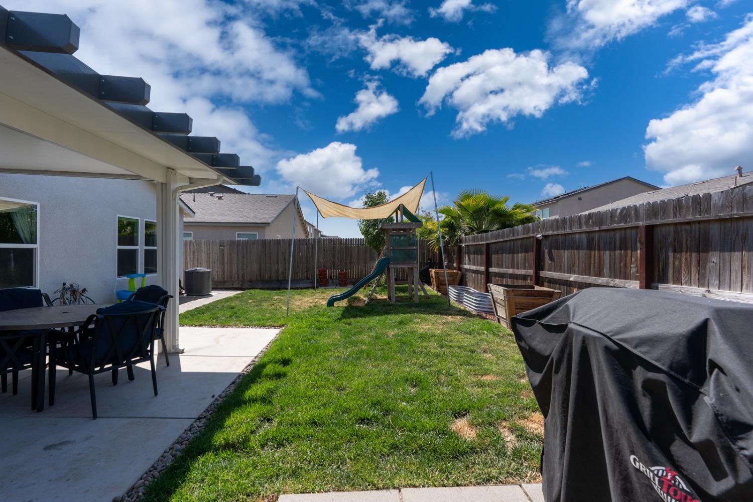 Detail Gallery Image 35 of 48 For 627 Suzanne Dr, Merced,  CA 95348 - 4 Beds | 2 Baths