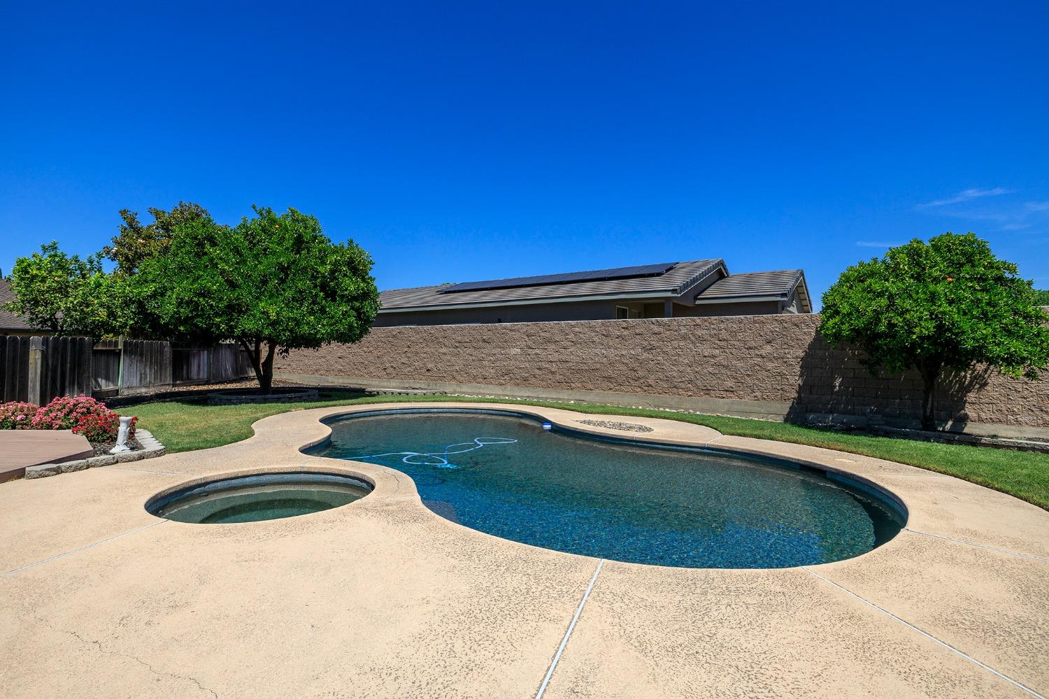 Oakridge Court, Modesto, California image 36