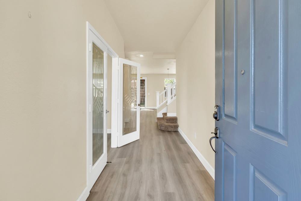 Detail Gallery Image 5 of 56 For 4909 Winamac Dr, Sacramento,  CA 95835 - 3 Beds | 2/1 Baths