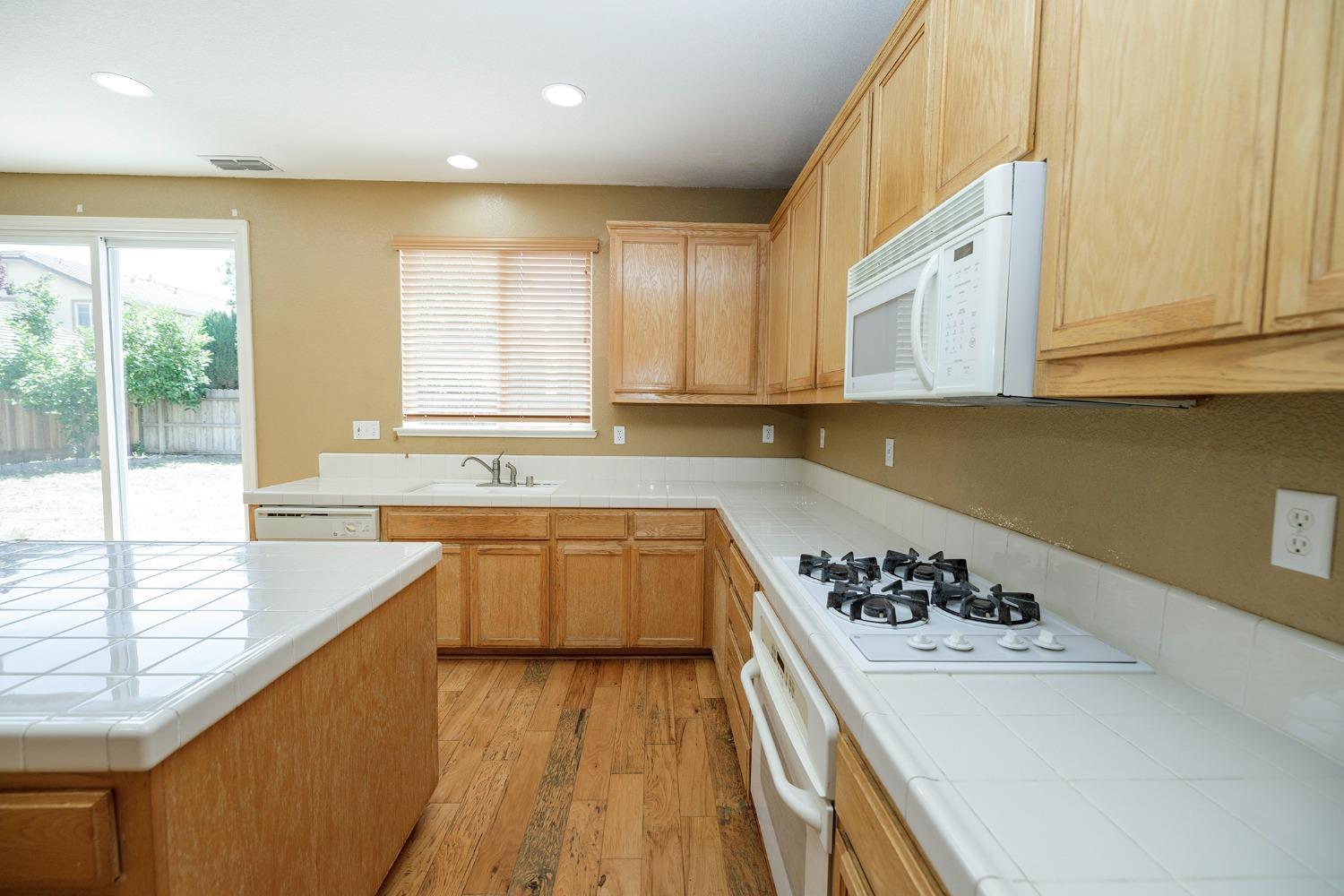 Detail Gallery Image 23 of 61 For 2920 Medinah Way, Modesto,  CA 95355 - 4 Beds | 3 Baths