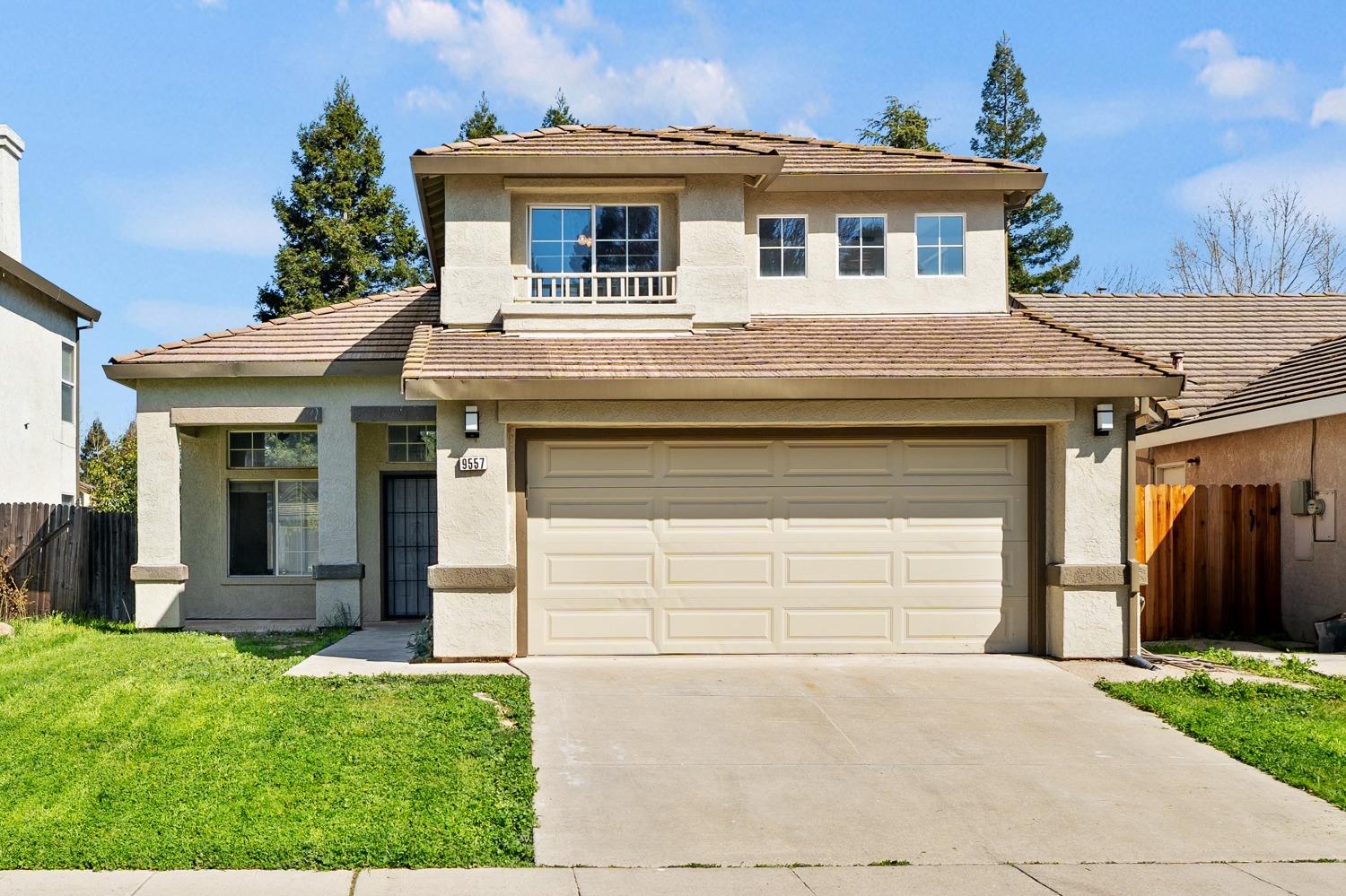 Detail Gallery Image 1 of 50 For 9557 W Village Tree Dr, Elk Grove,  CA 95758 - 3 Beds | 2/1 Baths