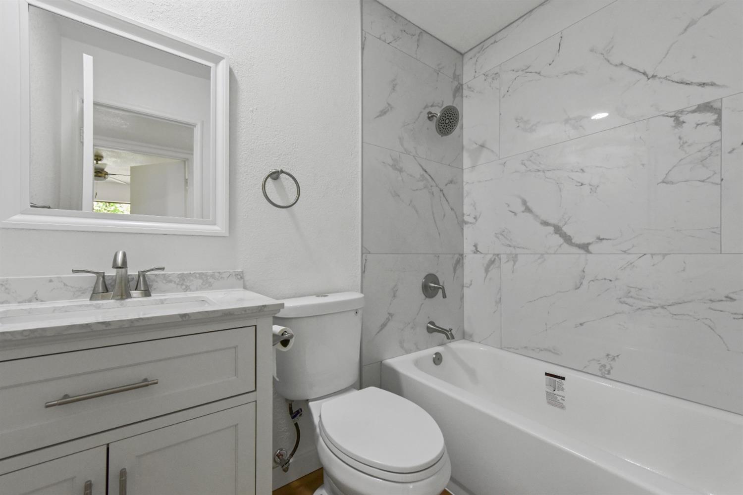 Photo #14: 225058863 Listing: Photo #14