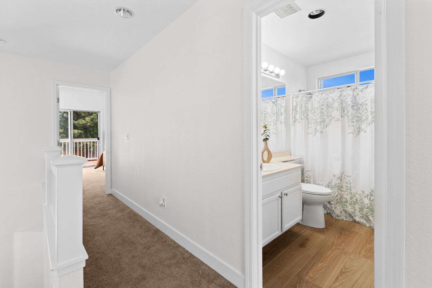Detail Gallery Image 28 of 50 For 9557 W Village Tree Dr, Elk Grove,  CA 95758 - 3 Beds | 2/1 Baths