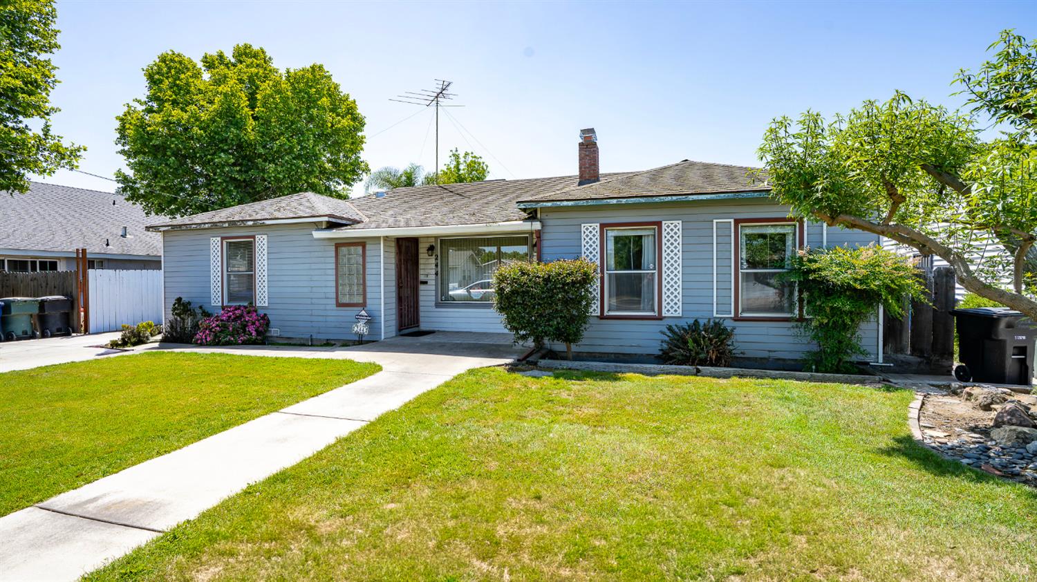 E Roseburg Avenue, Modesto, California image 1