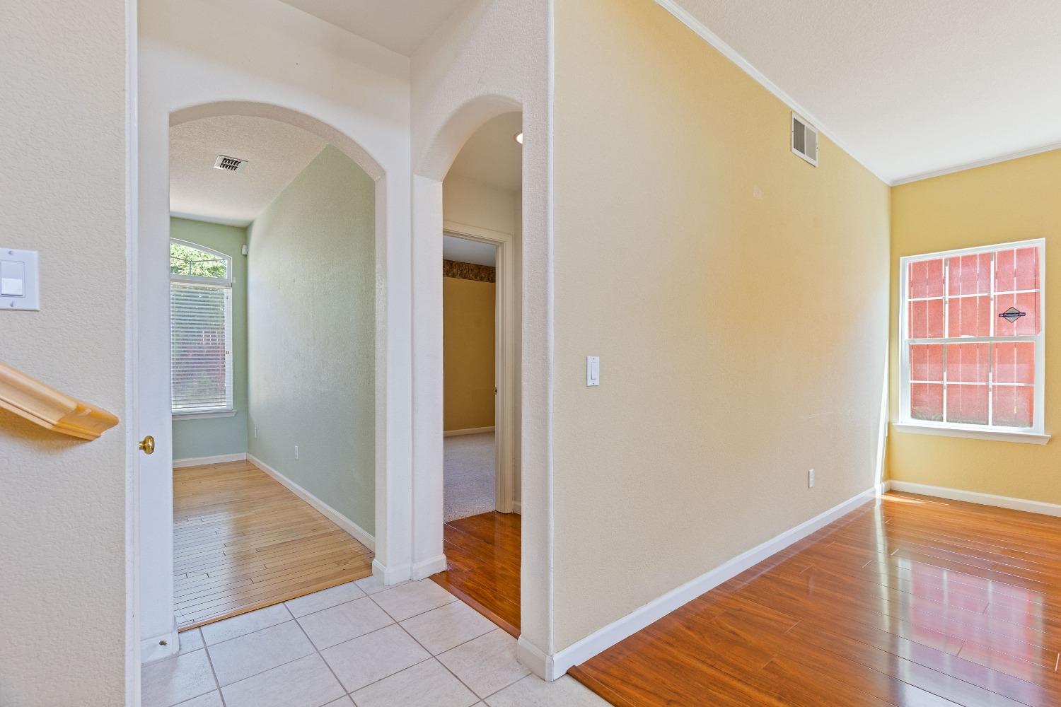 Detail Gallery Image 11 of 62 For 7920 Tetotom Park Way, Antelope,  CA 95843 - 5 Beds | 3 Baths