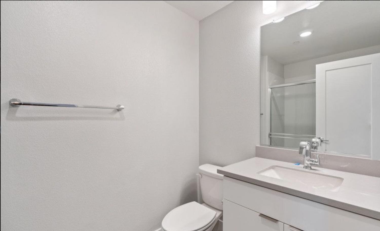 Detail Gallery Image 7 of 10 For 569 Yale Way, San Jose,  CA 95117 - 3 Beds | 3 Baths