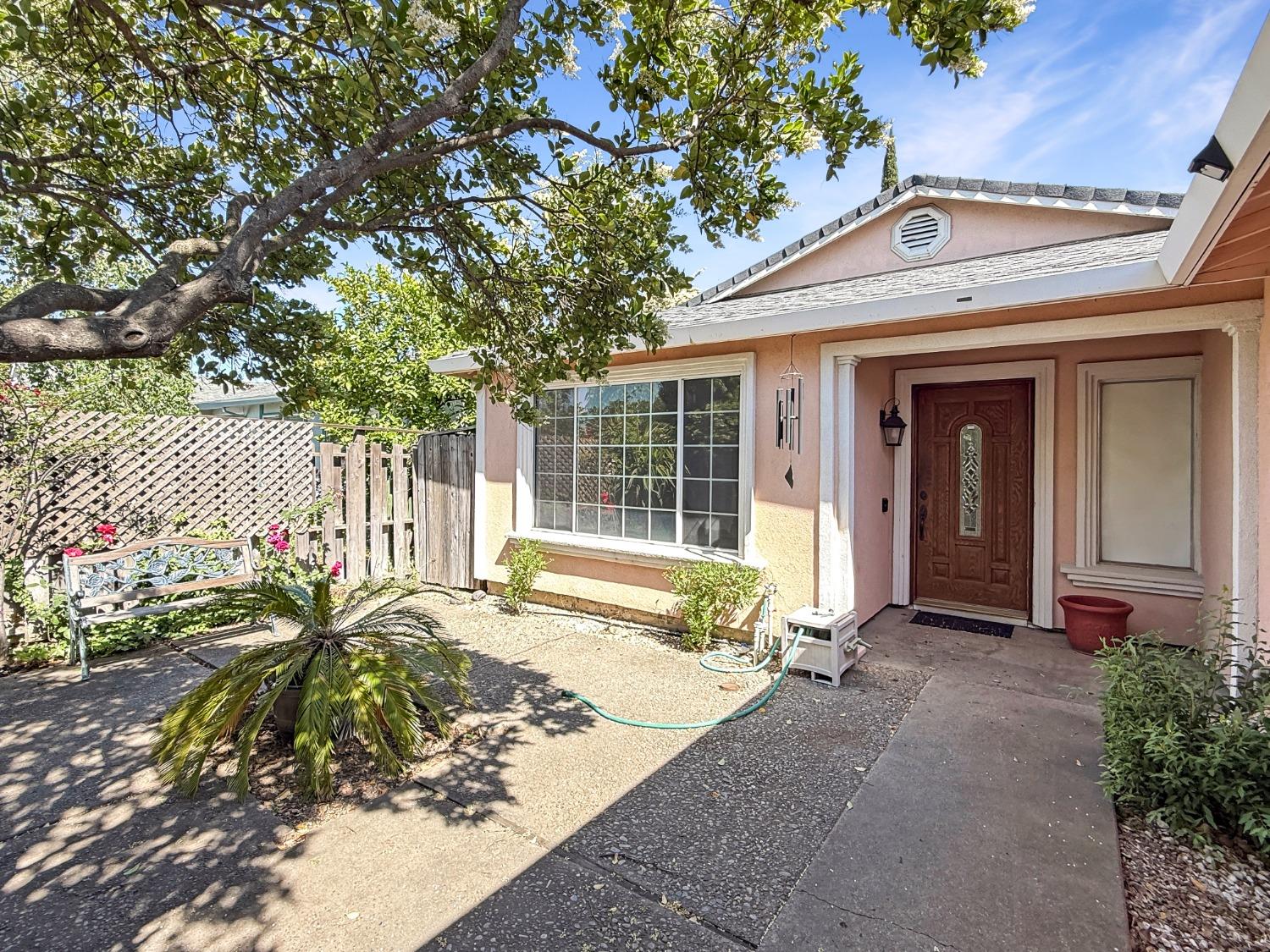 Detail Gallery Image 2 of 27 For 4169 Birdwell Way, North Highlands,  CA 95660 - 3 Beds | 2 Baths
