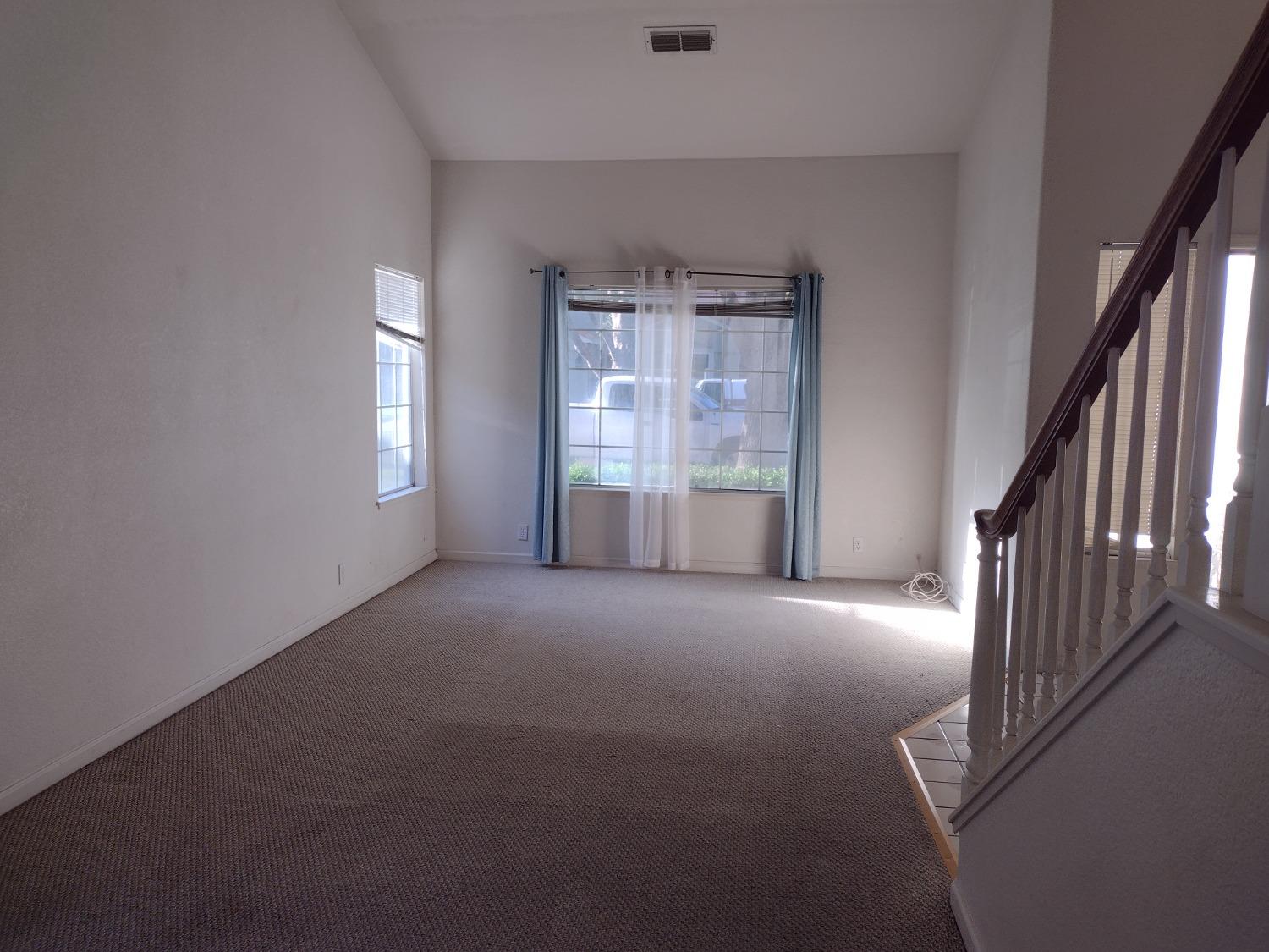 Detail Gallery Image 6 of 56 For 1900 Berryessa Dr, Modesto,  CA 95358 - 3 Beds | 2/1 Baths