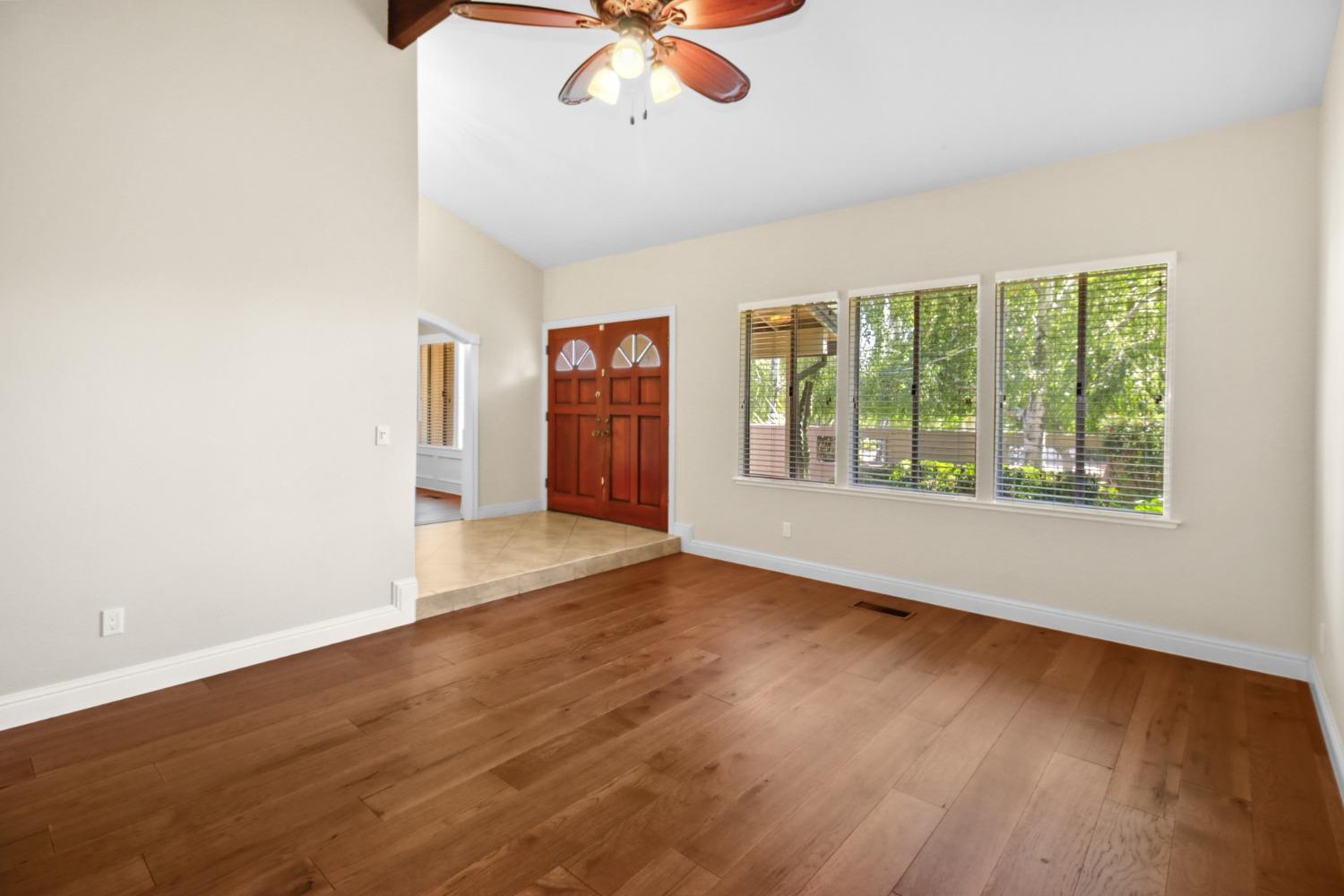 Detail Gallery Image 7 of 78 For 8401 Kroeger Ct, Fair Oaks,  CA 95628 - 4 Beds | 3 Baths