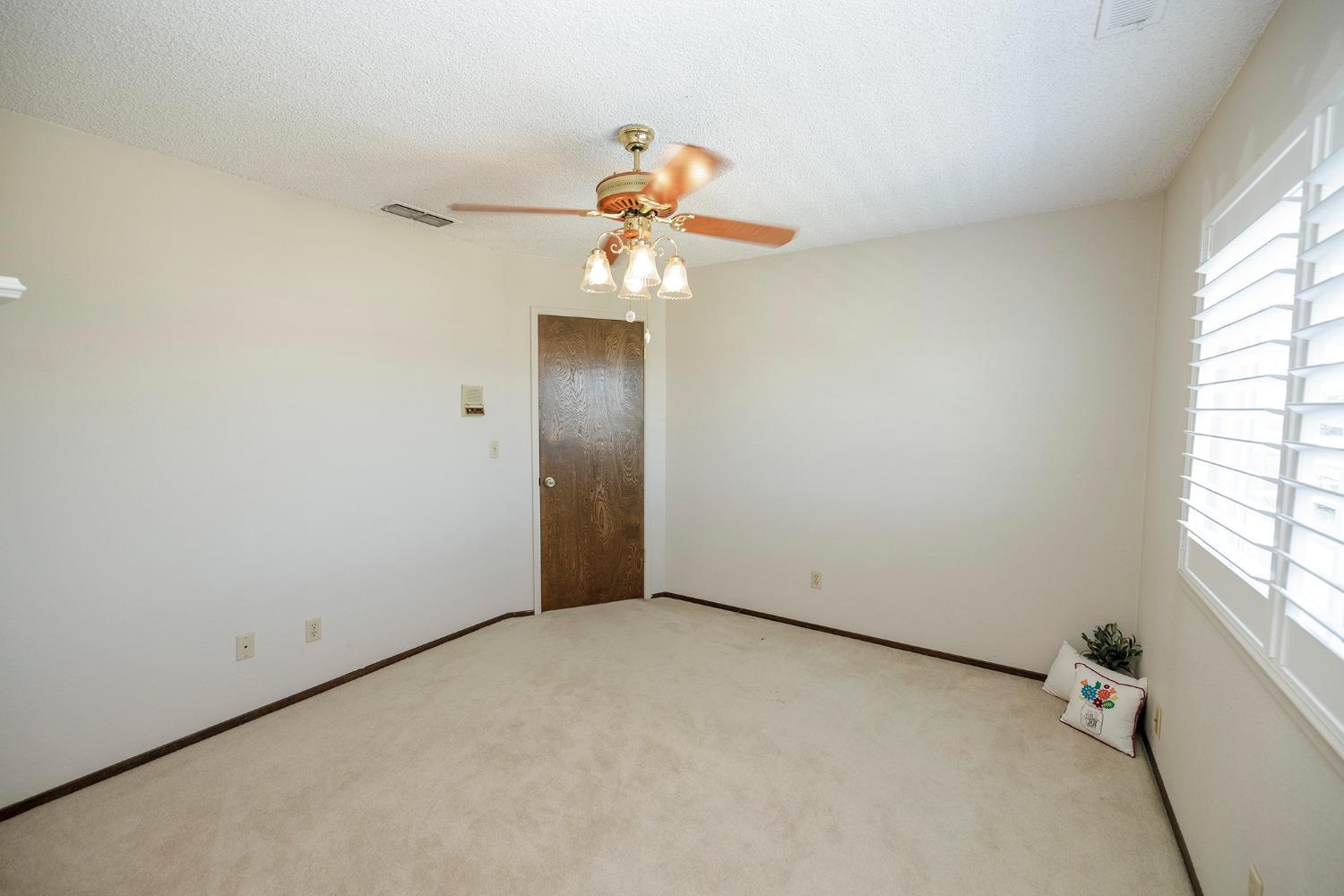 Oakridge Court, Modesto, California image 31