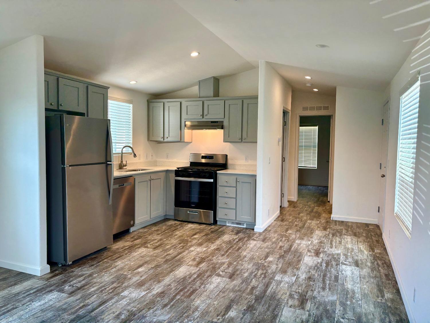 Detail Gallery Image 5 of 18 For 118 Hedy Ln, Davis,  CA 95618 - 1 Beds | 1 Baths