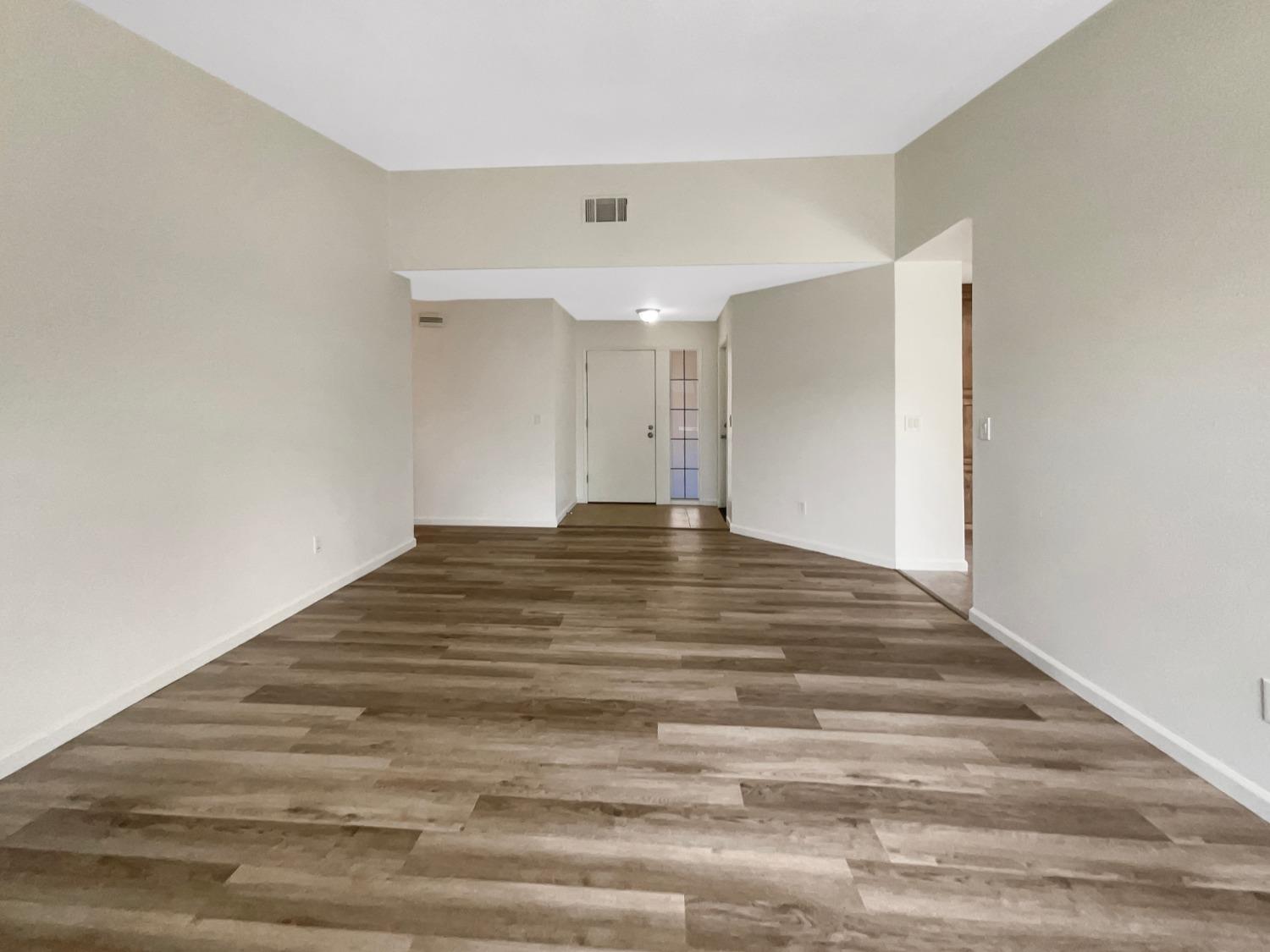 Detail Gallery Image 3 of 29 For 3023 Rosemont Dr, Sacramento,  CA 95826 - 3 Beds | 2 Baths