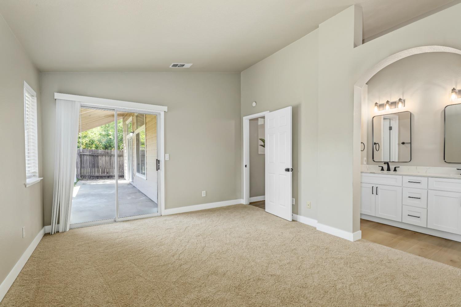 Detail Gallery Image 20 of 31 For 5521 Rightwood Way, Sacramento,  CA 95823 - 4 Beds | 2 Baths
