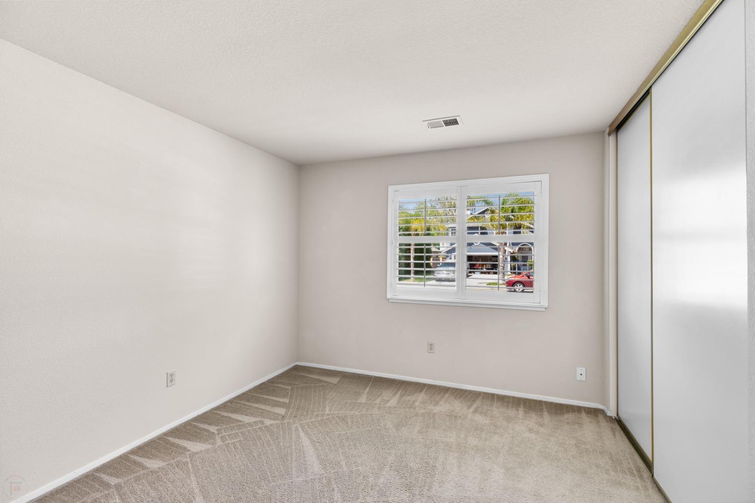 Detail Gallery Image 8 of 34 For 1430 Harvest Ln, Tracy,  CA 95376 - 5 Beds | 3 Baths