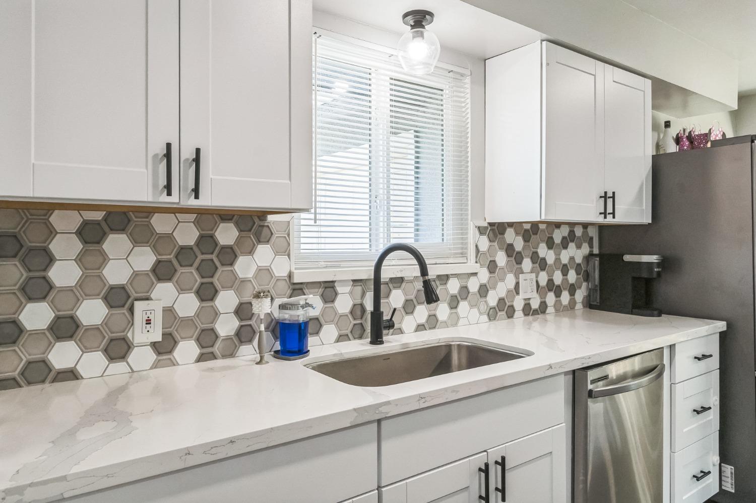 Detail Gallery Image 3 of 18 For 2618 Hoover Ct, Merced,  CA 95340 - 3 Beds | 1/1 Baths