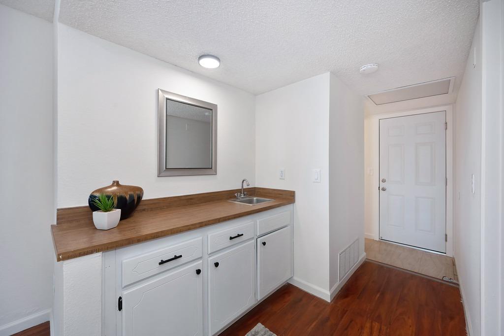 Detail Gallery Image 31 of 59 For 7415 Patero Cir, Sacramento,  CA 95823 - 5 Beds | 3 Baths