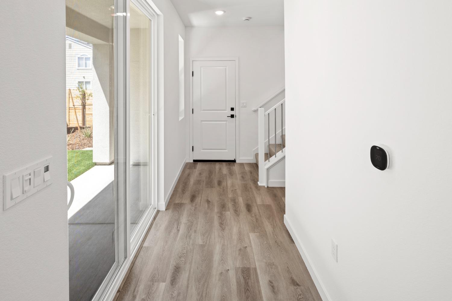 Detail Gallery Image 13 of 39 For 8636 Starburst Way, Sacramento,  CA 95823 - 4 Beds | 2/1 Baths