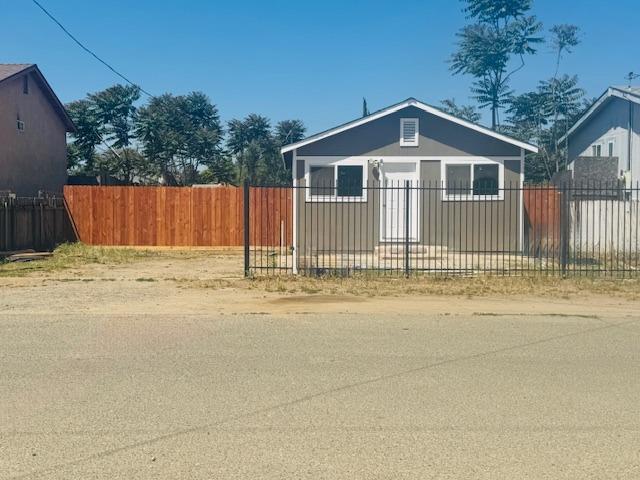 Detail Gallery Image 1 of 14 For 1415 Avondale Ave, Modesto,  CA 95358 - 1 Beds | 1 Baths