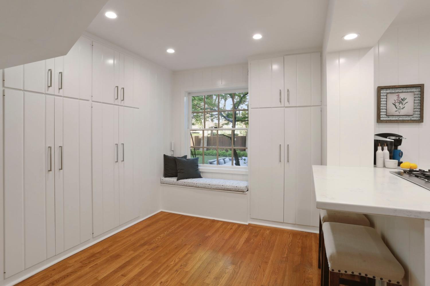 Detail Gallery Image 7 of 25 For 930 Sycamore Ave, Modesto,  CA 95350 - 4 Beds | 3/1 Baths