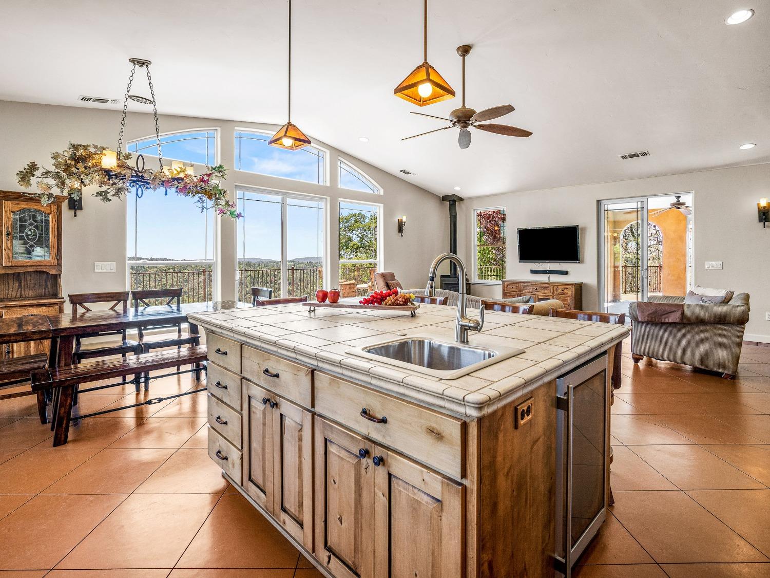 Detail Gallery Image 5 of 40 For 6801 Sagittarius Rd, Placerville,  CA 95667 - 3 Beds | 2/1 Baths