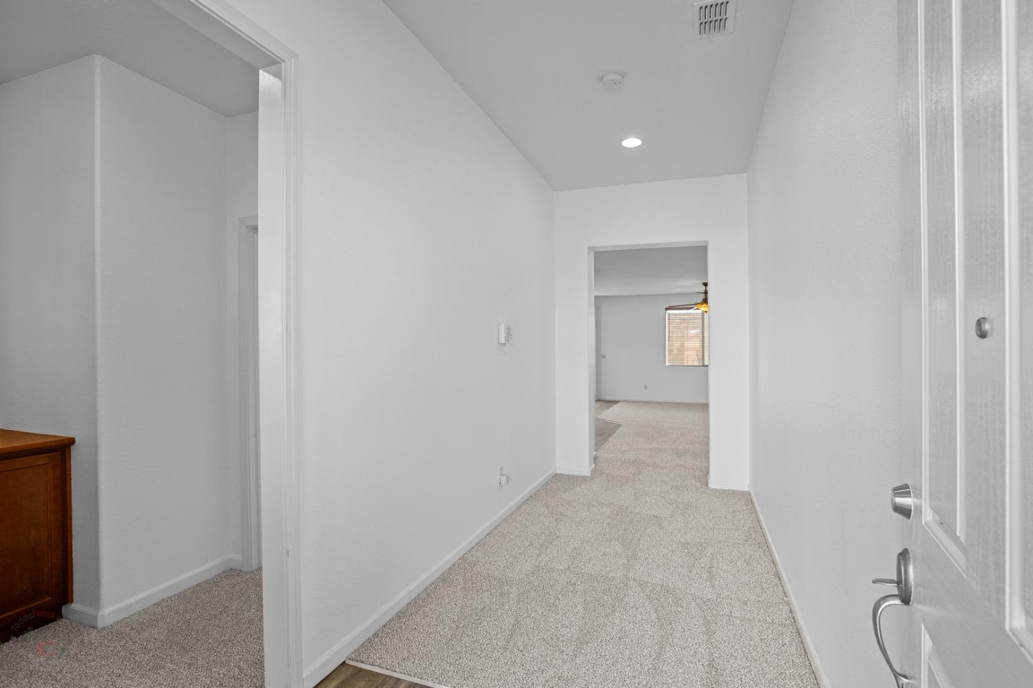 Detail Gallery Image 7 of 45 For 1355 Santona St, Manteca,  CA 95337 - 3 Beds | 2 Baths