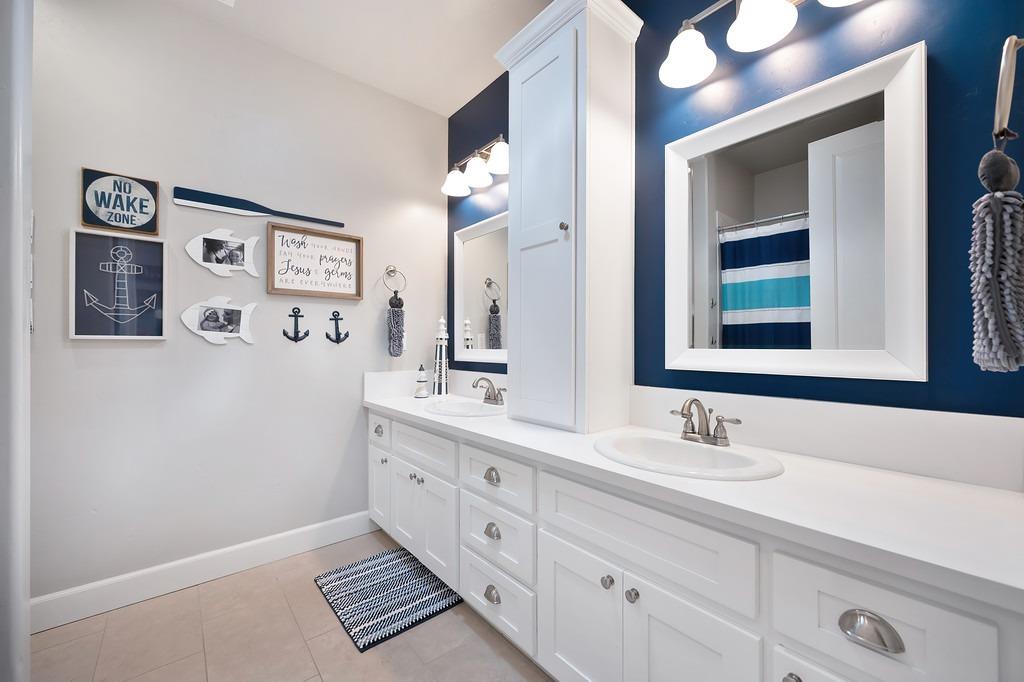 Detail Gallery Image 40 of 63 For 7527 Country Oaks Ln, Orangevale,  CA 95662 - 5 Beds | 4/1 Baths