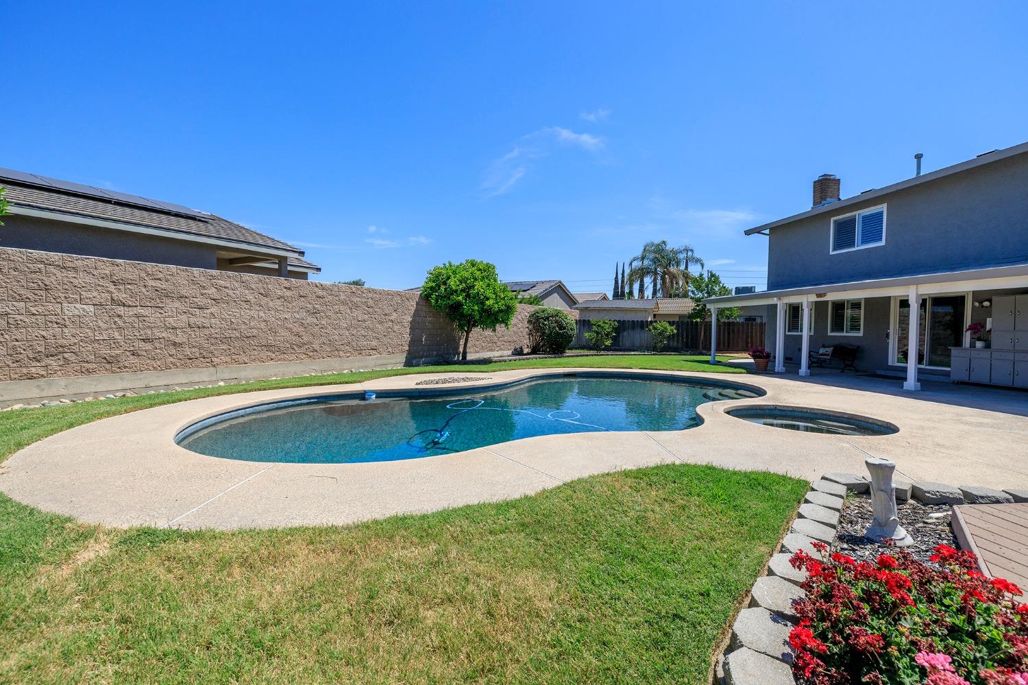 Oakridge Court, Modesto, California image 44