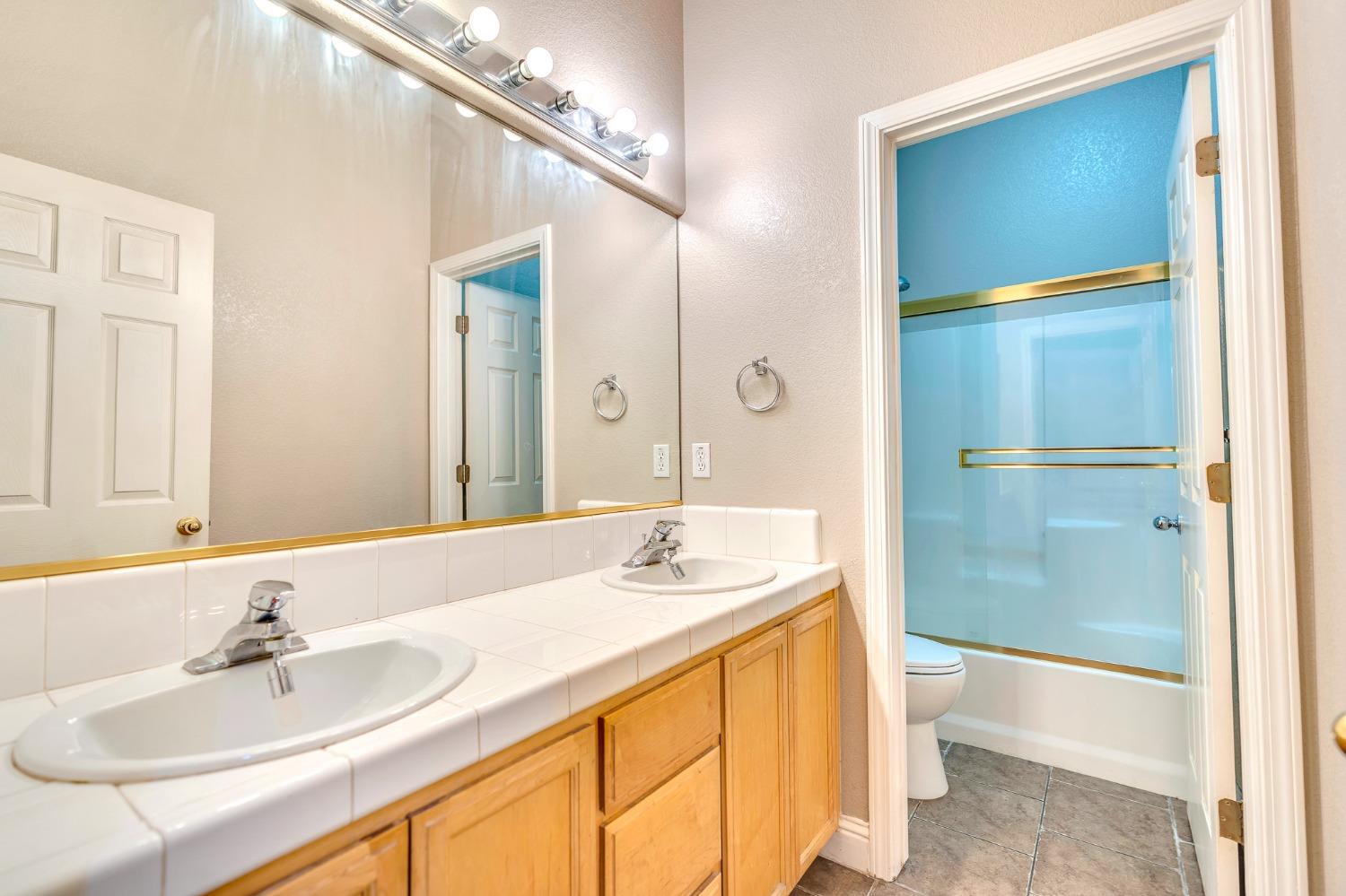 Detail Gallery Image 44 of 67 For 2196 Naples Ct, Los Banos,  CA 93635 - 3 Beds | 2 Baths