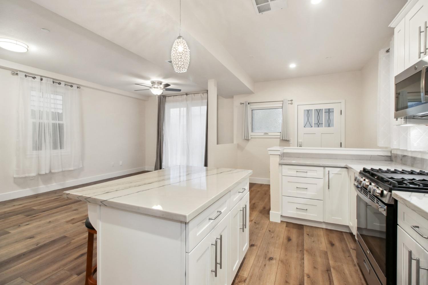 Detail Gallery Image 21 of 59 For 2021 S St, Sacramento,  CA 95811 - – Beds | – Baths