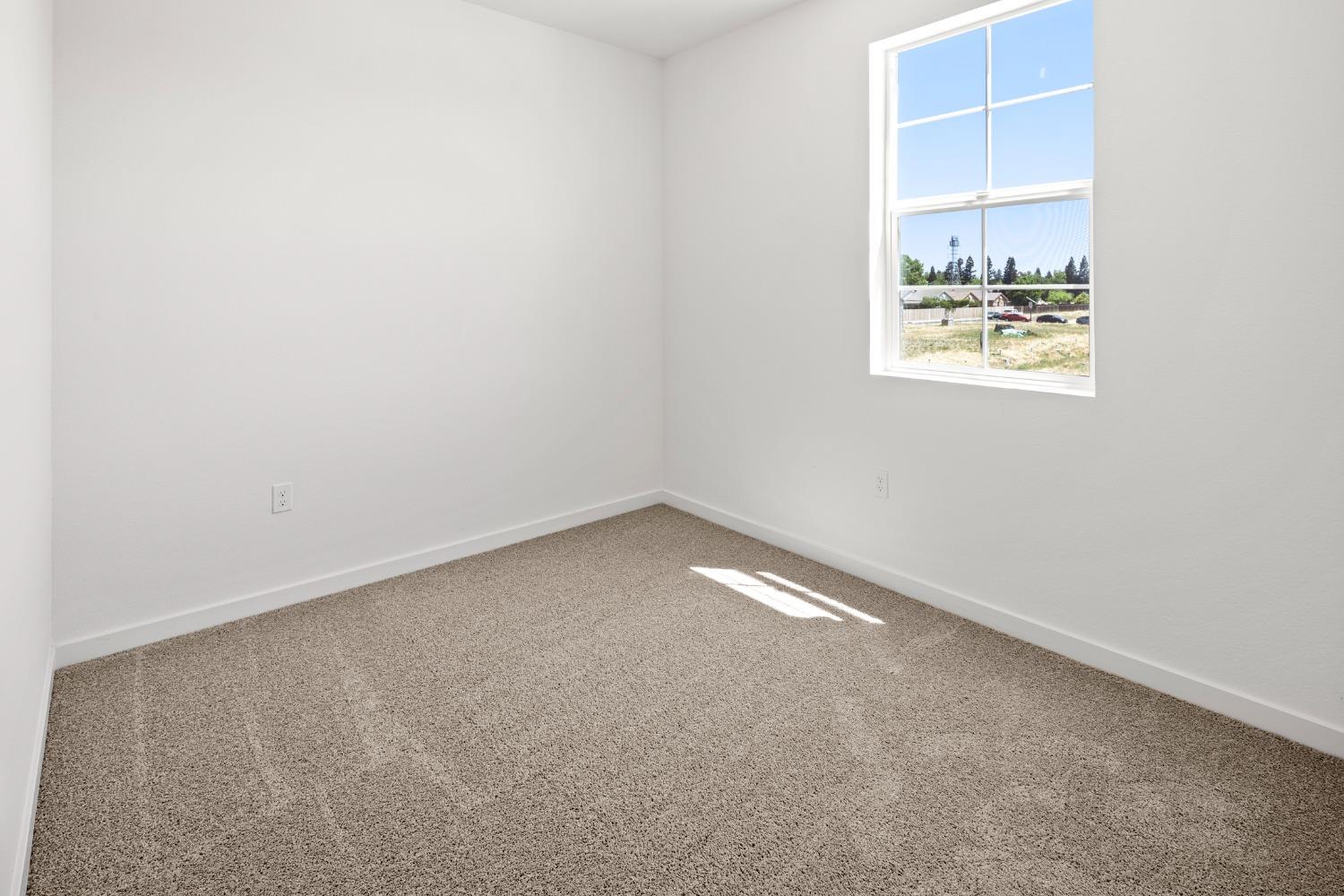 Detail Gallery Image 34 of 39 For 8636 Starburst Way, Sacramento,  CA 95823 - 4 Beds | 2/1 Baths
