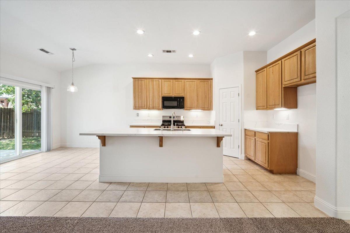 Detail Gallery Image 15 of 45 For 1128 Skyline Dr, Yuba City,  CA 95991 - 4 Beds | 2 Baths