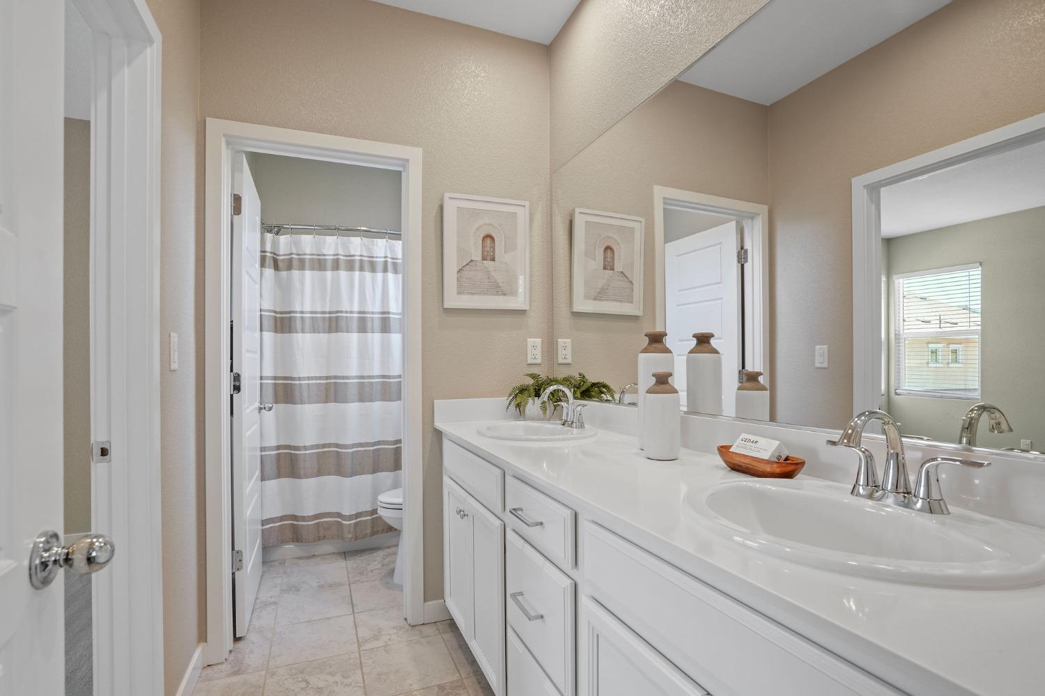 Detail Gallery Image 18 of 31 For 3205 Forney, Sacramento,  CA 95816 - 3 Beds | 2/1 Baths