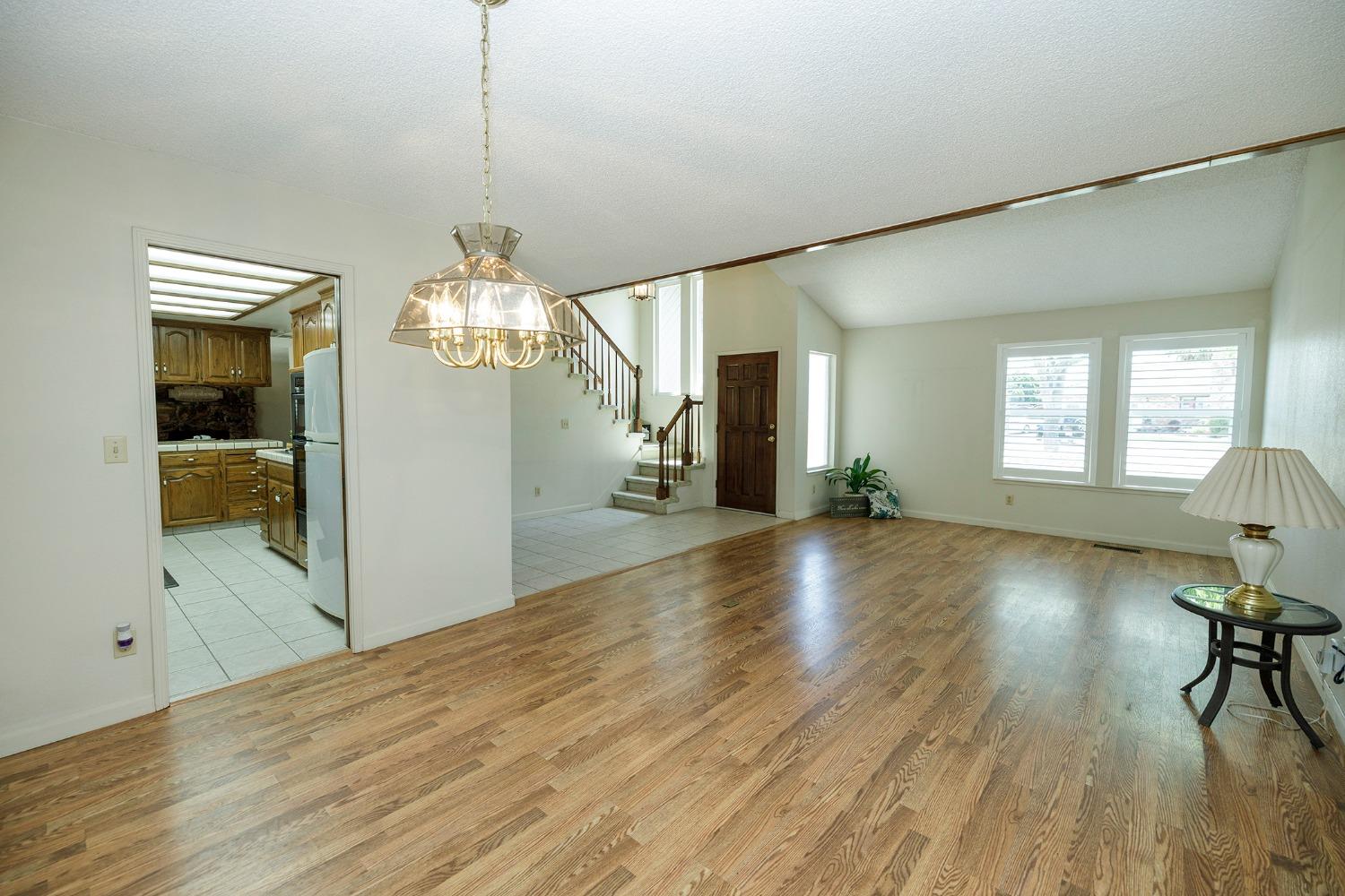Oakridge Court, Modesto, California image 8