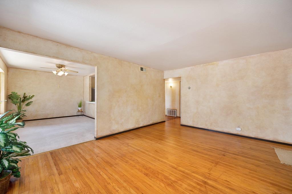 Detail Gallery Image 14 of 38 For 8005 Livorna Way, Fair Oaks,  CA 95628 - 4 Beds | 2 Baths