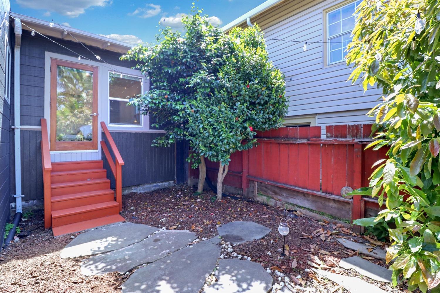 Detail Gallery Image 32 of 38 For 1412 E 32 St, Oakland,  CA 94602 - 3 Beds | 2 Baths