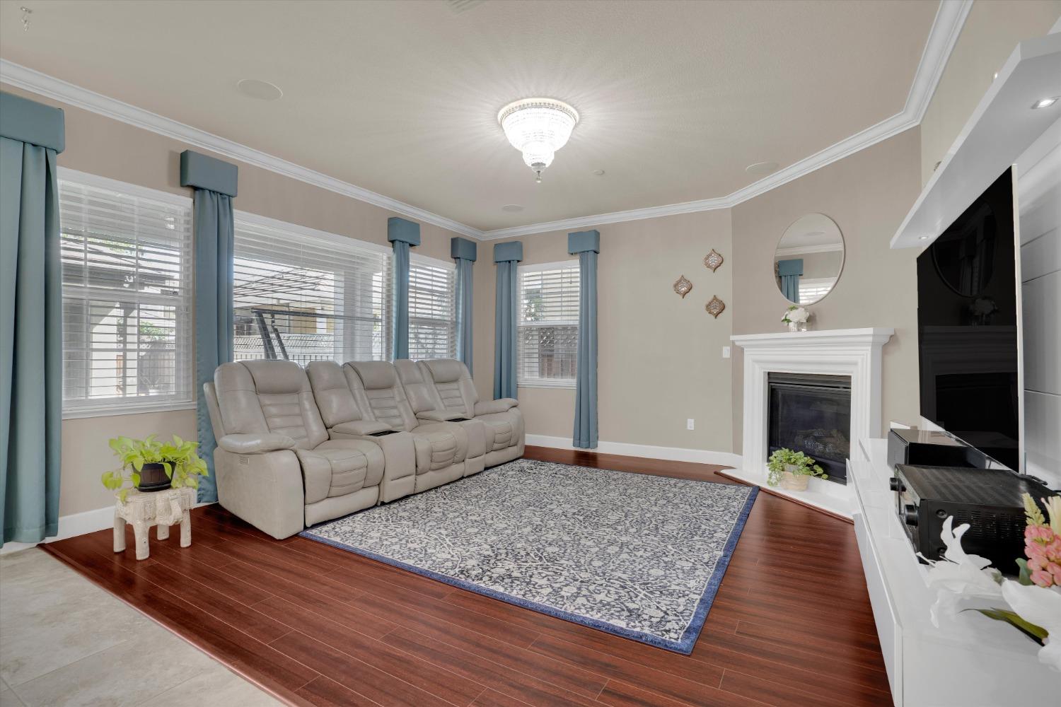 Detail Gallery Image 7 of 42 For 692 N Montebello St, Mountain House,  CA 95391 - 5 Beds | 4 Baths