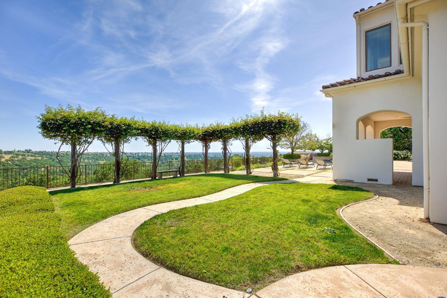 Detail Gallery Image 10 of 72 For 3432 Vista De Madera, Lincoln,  CA 95648 - 5 Beds | 5/1 Baths