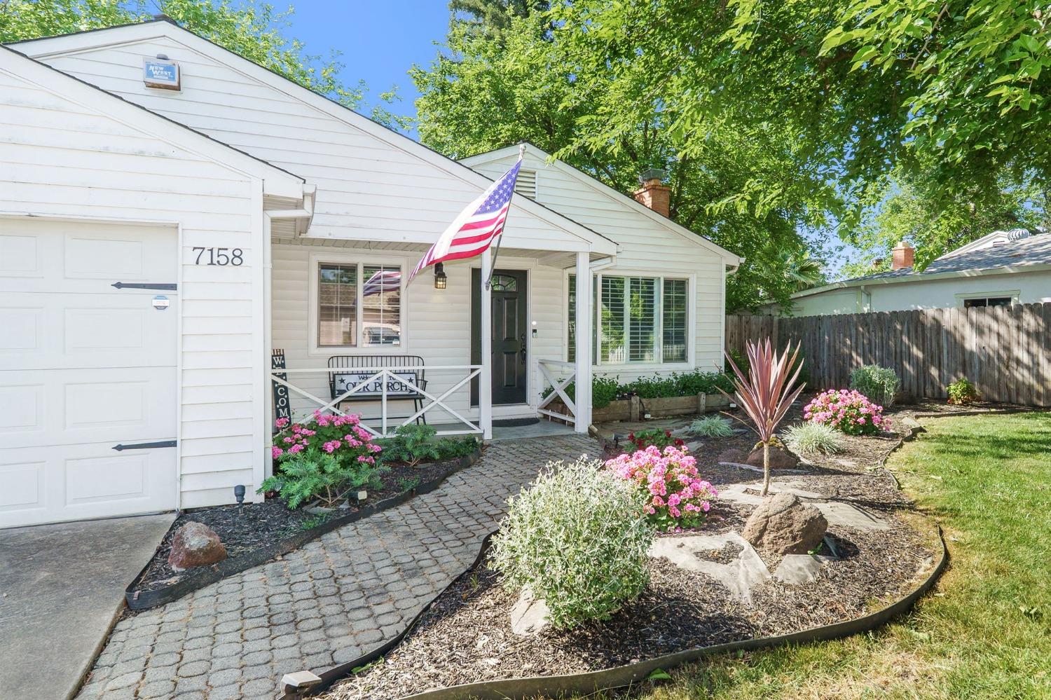 Detail Gallery Image 2 of 25 For 7158 Sunset Ave, Fair Oaks,  CA 95628 - 3 Beds | 1/1 Baths