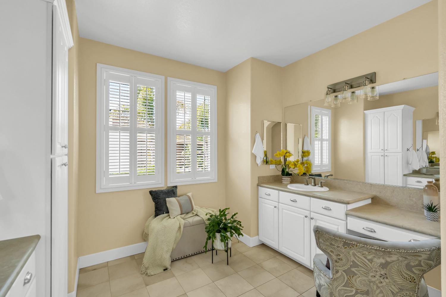 Detail Gallery Image 55 of 94 For 6600 Caprezzo Way, Elk Grove,  CA 95757 - 5 Beds | 4/1 Baths