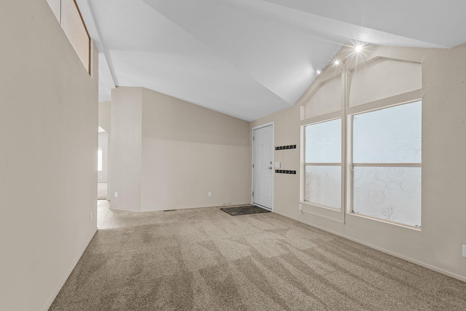 Detail Gallery Image 4 of 26 For 3431 Cherryland 41, Stockton,  CA 95215 - 3 Beds | 2 Baths